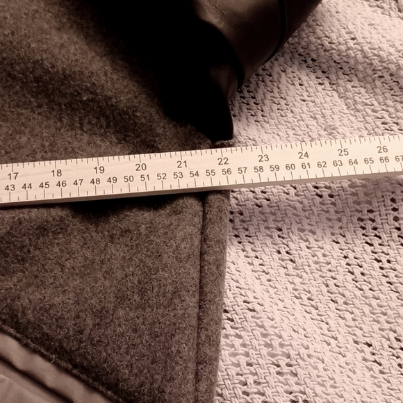 DeLong Varsity Men's Grey Wool Blend and Faux Leather Jacket - Picture 6 of 11